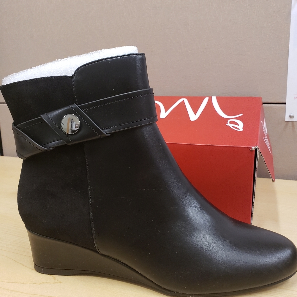 Impo memory foam ankle boots